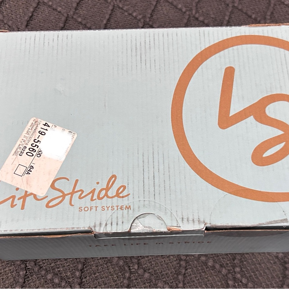 New-Life Stride Carlyle Sandal in Silver Metallic size 7.5 Wide - Picture 3 of 7